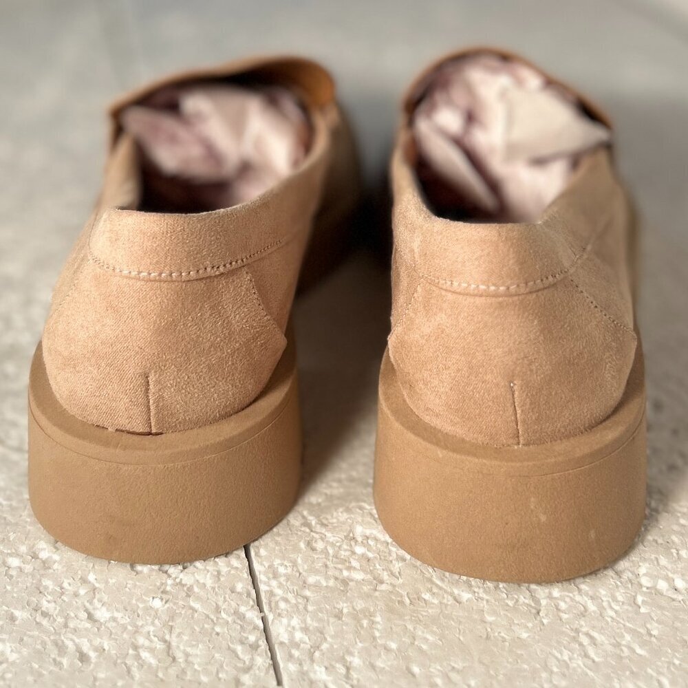 a new day NWOT SZ8 Tan Vegan Suede Penny Loafer Preppy Academia Modern Essential - Picture 8 of 10